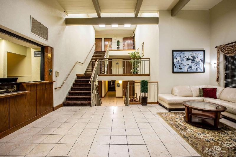 هتل Spark By Hilton Wichita East