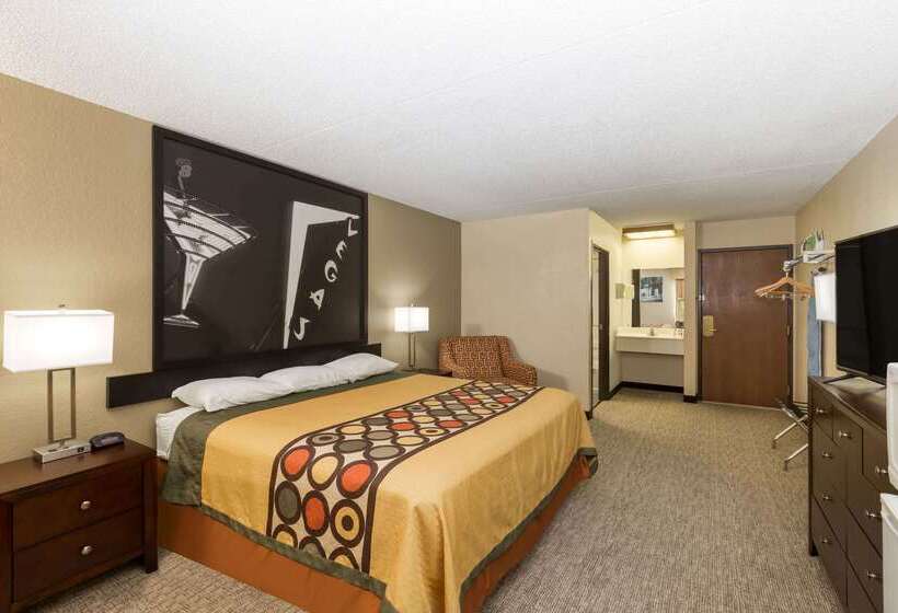 Hotel Super 8 By Wyndham Wichita North