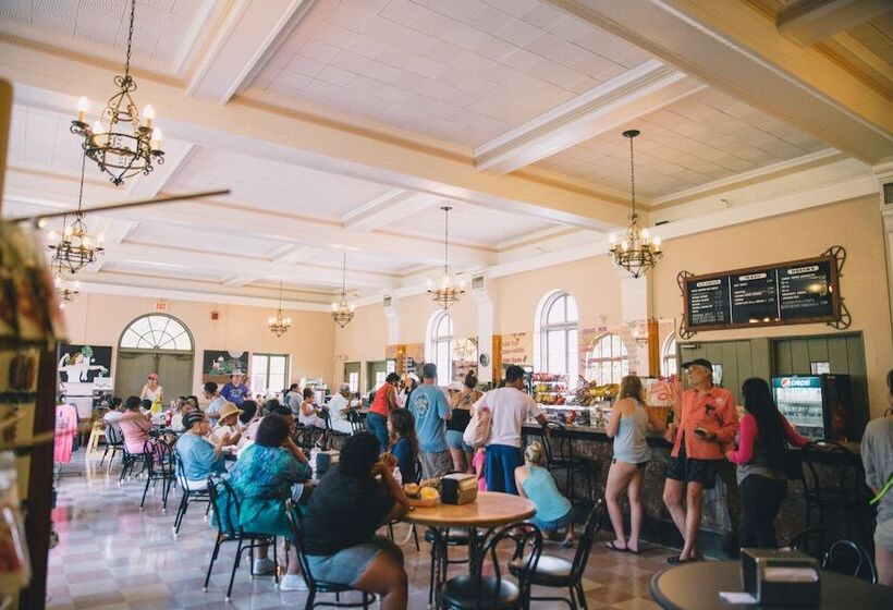 酒店 The Lodge At Wakulla Springs