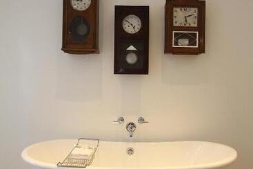 هتل The Vagabond S House Boutique Inn