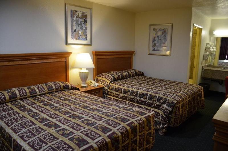 هتل Welcome Inn Corona