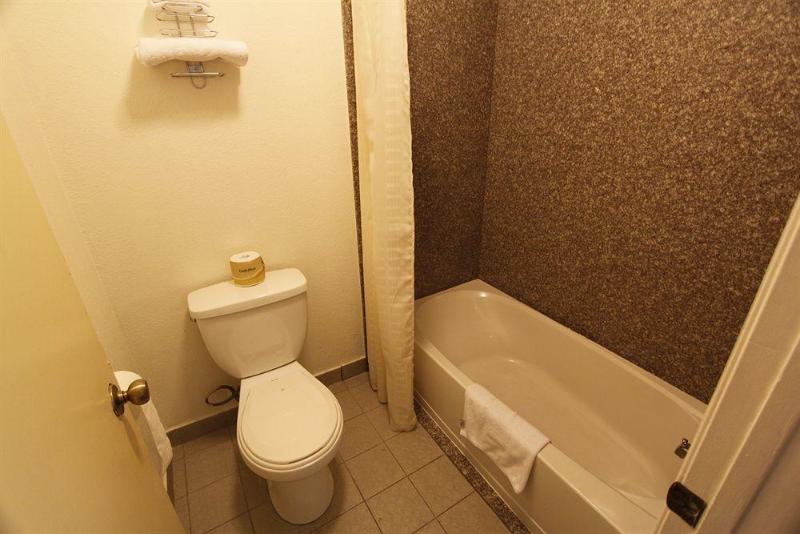 هتل Welcome Inn Corona