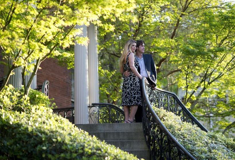 هتل Wentworth Mansion