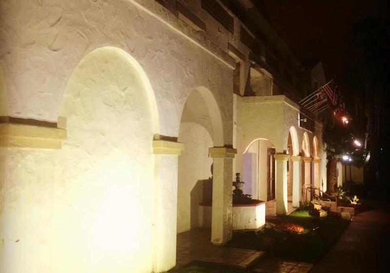 هتل Old Town Western Inn