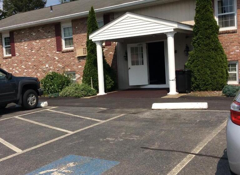 هتل Wickford Motor Inn