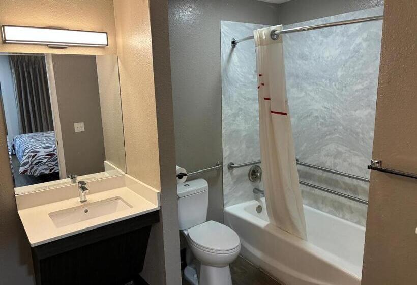 Отель Red Roof Inn Wildwood, Fl   The Villages