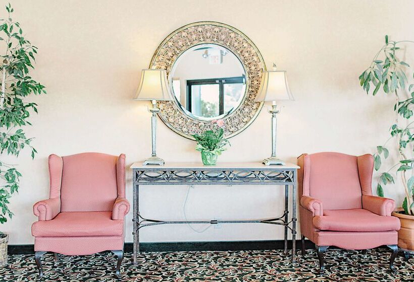 فندق على الطريق Lavissh Inn & Suites