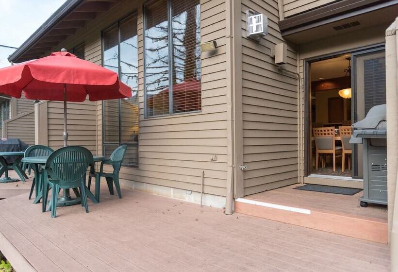 Whispering Woods Resort