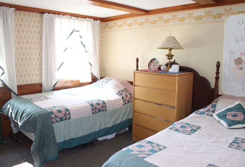 White Trellis Motel