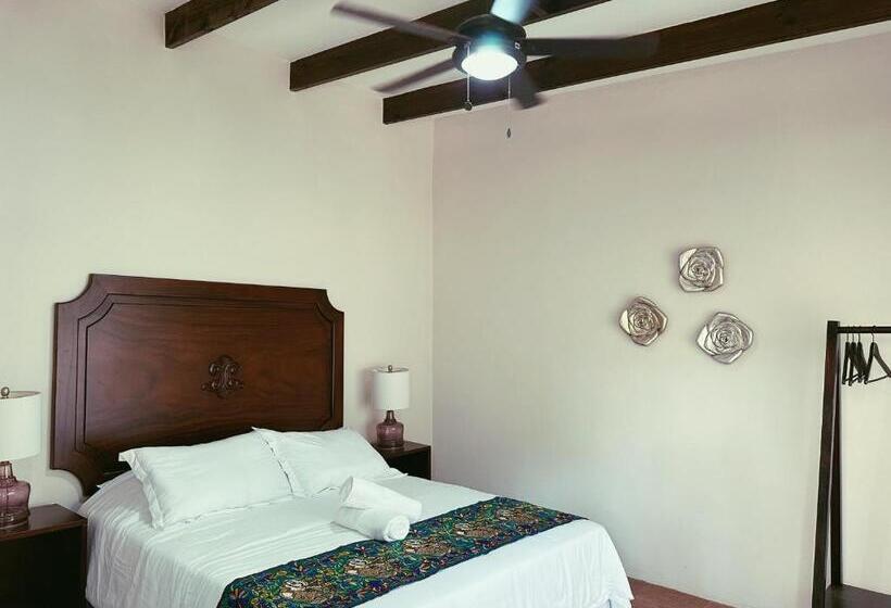 هتل Hacienda Escondida 10min To Airport