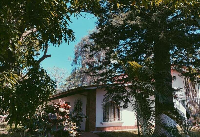 هتل Hacienda Escondida 10min To Airport
