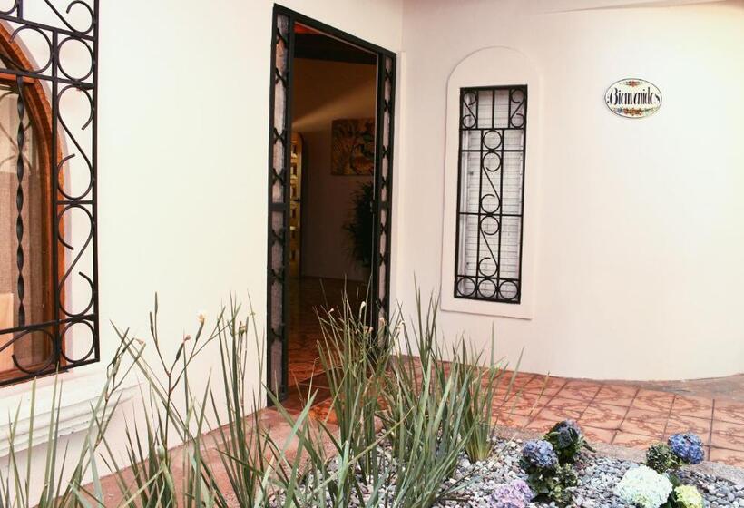 هتل Hacienda Escondida 10min To Airport
