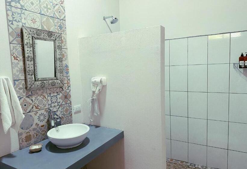 هتل Hacienda Escondida 10min To Airport