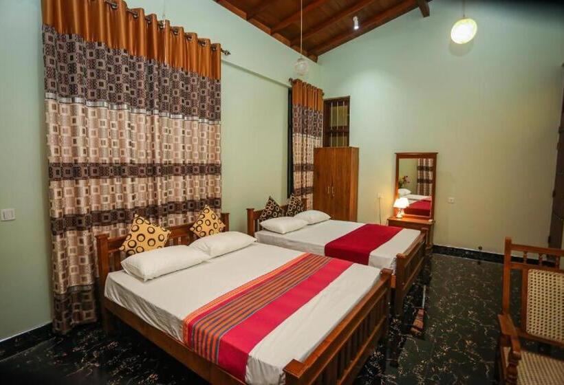 پانسیون Nirosha Guest House