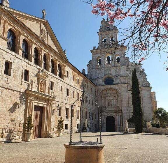 هتل Hospedería Monasterio De La Vid