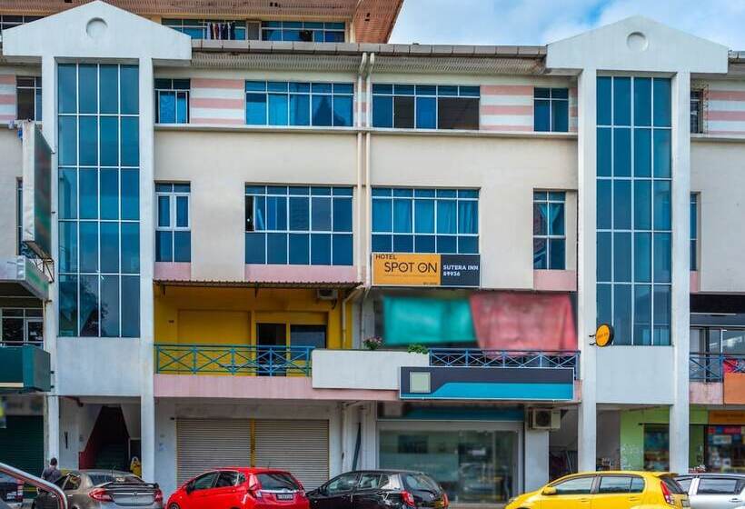 فندق Spot On 89936 Sutera Inn