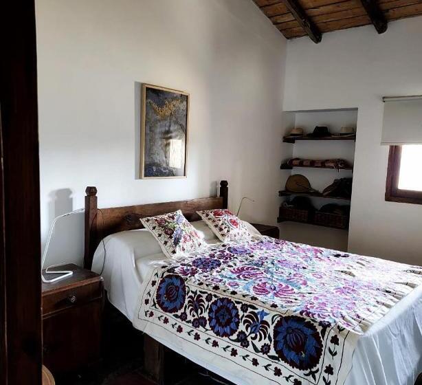 تختخواب و صبحانه Santa Maria Reina