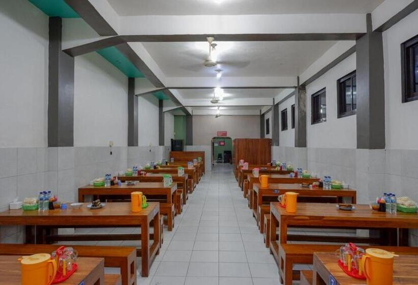 Reddoorz Syariah @ Hotel Wisma Indonesia Kendari