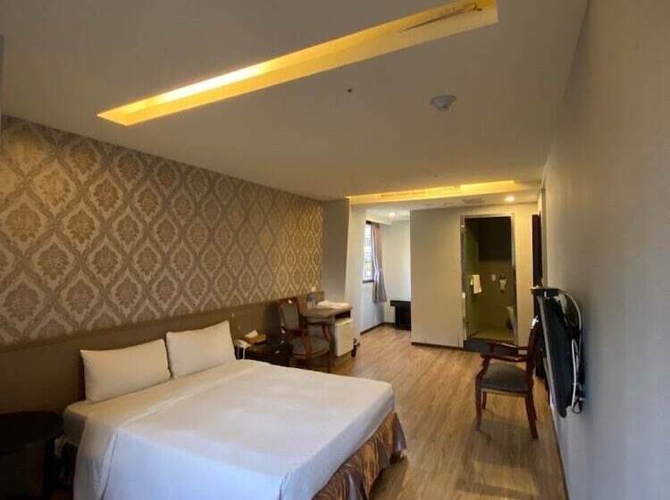 هاستل Crystal City