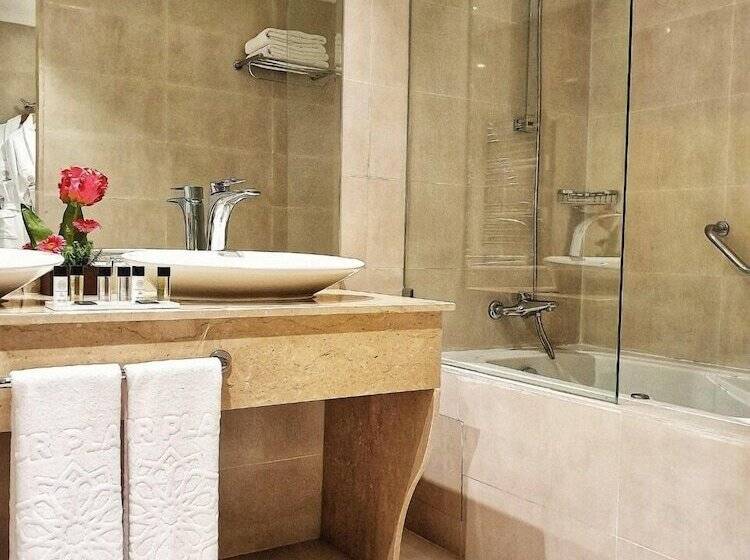 هتل Nour Plazza
