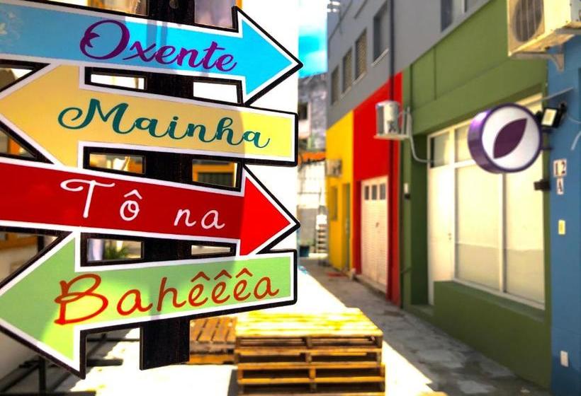Nomads Hostel Multicultural & Coworking