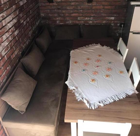 پانسیون Borealis Guest House