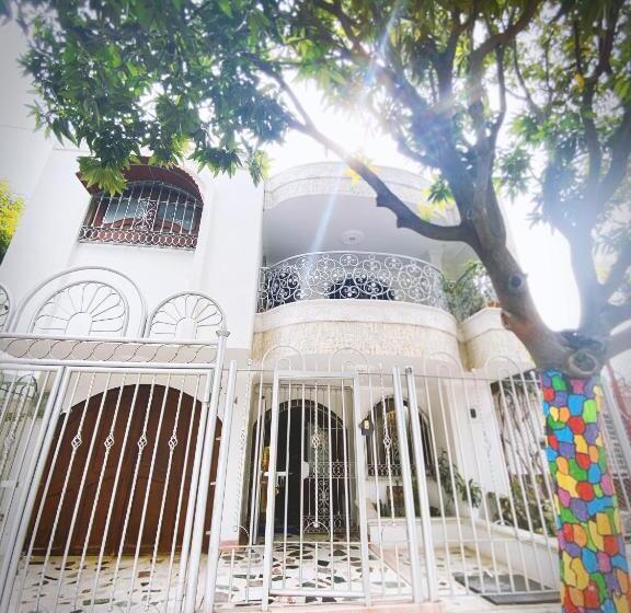 پانسیون Tia Chela Hostel