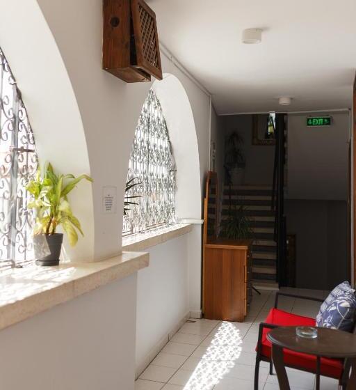 هاستل Homelike Guest House