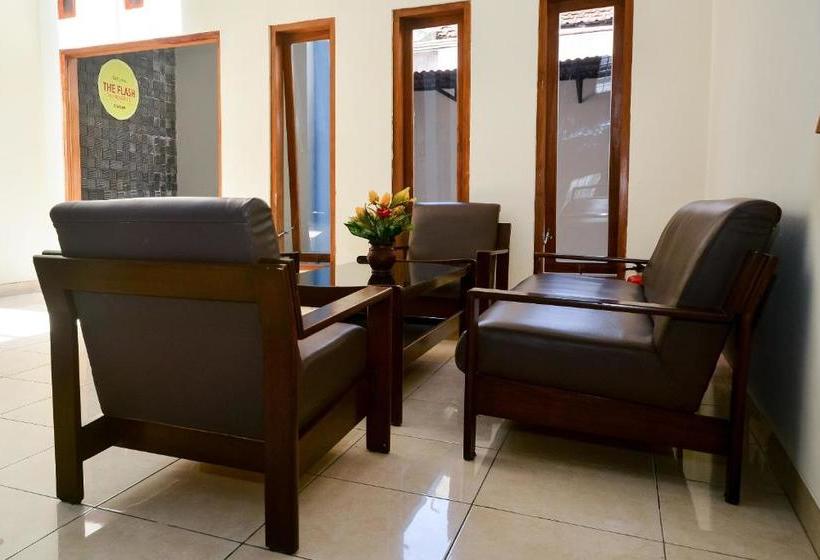 هتل Spot On 2797 The Flash Residence