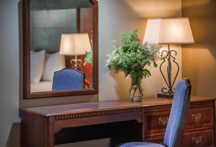 هتل Cloverleaf Suites Columbus  Dublin