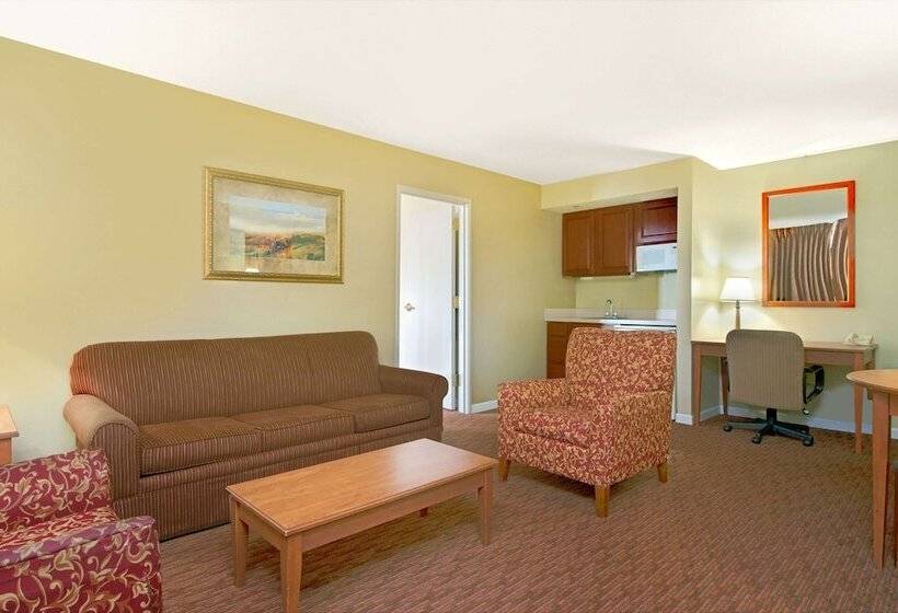 هتل Days Inn By Wyndham St. Louis/westport Mo