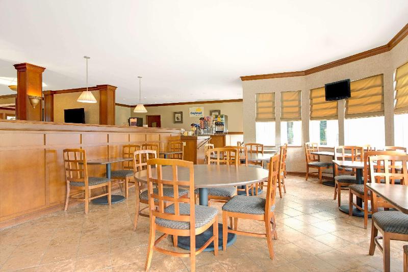 هتل Days Inn By Wyndham St. Louis/westport Mo