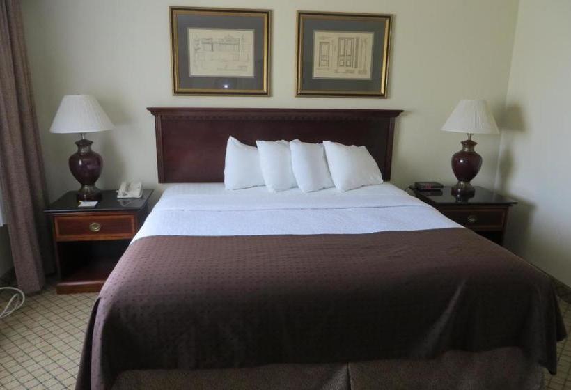 هتل Days Inn & Suites By Wyndham Omaha Ne