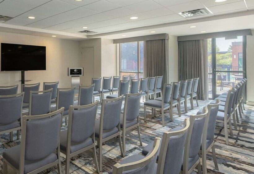 Doubletree By Hilton Hotel Syracuse
