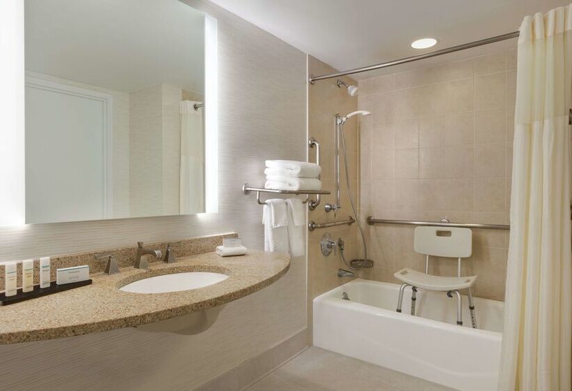 בית מלון כפרי Embassy Suites By Hilton Philadelphia Valley Forge