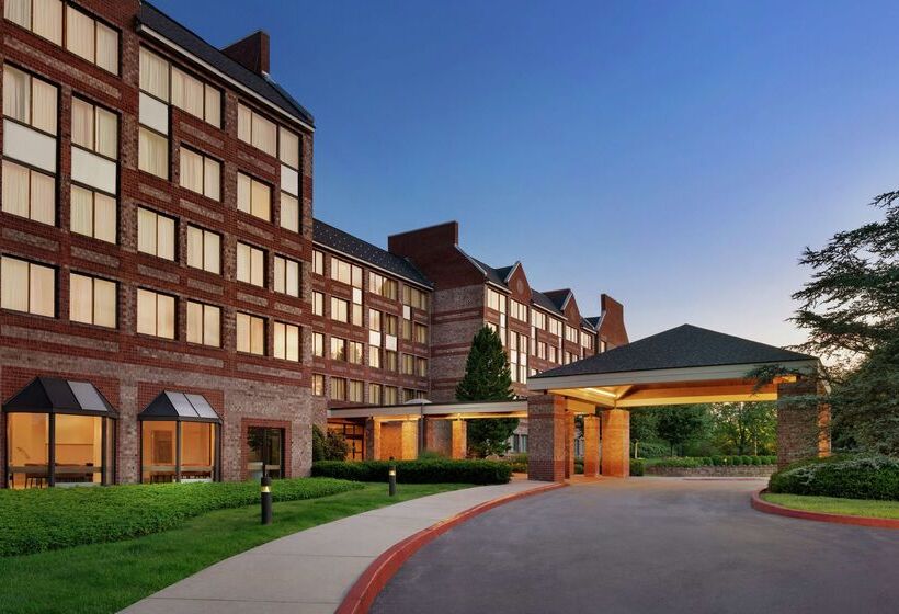 هتل Embassy Suites By Hilton Philadelphia Valley Forge