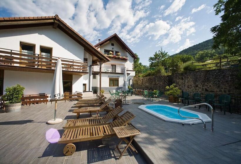 호텔 Hostal Salazar