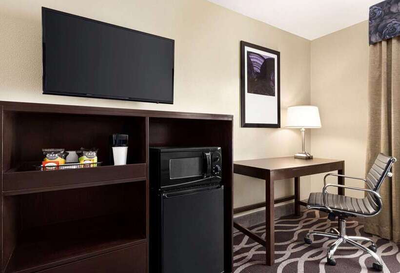 호텔 Iban Dallas Park Central , Trademark By Wyndham