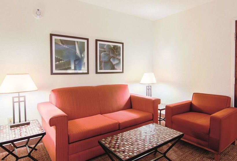 فندق La Quinta By Wyndham Bannockburn Deerfield