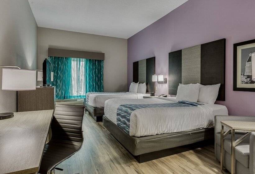 هتل La Quinta By Wyndham Clarksville