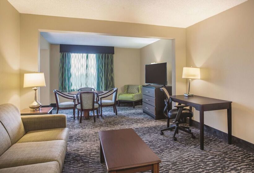 هتل La Quinta Inn & Suites By Wyndham Clearwater South