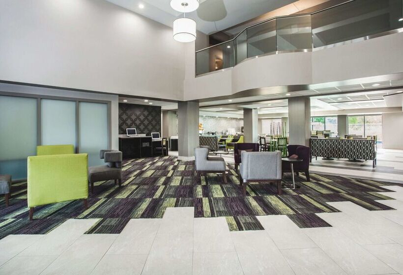 هتل La Quinta By Wyndham Clearwater South