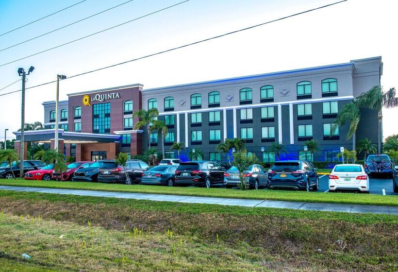 هتل La Quinta By Wyndham Clearwater South