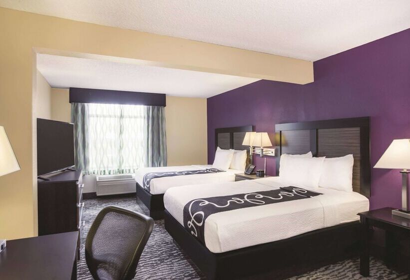 هتل La Quinta By Wyndham Clearwater South
