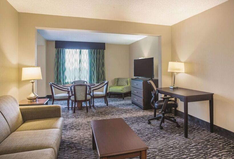 هتل La Quinta By Wyndham Clearwater South