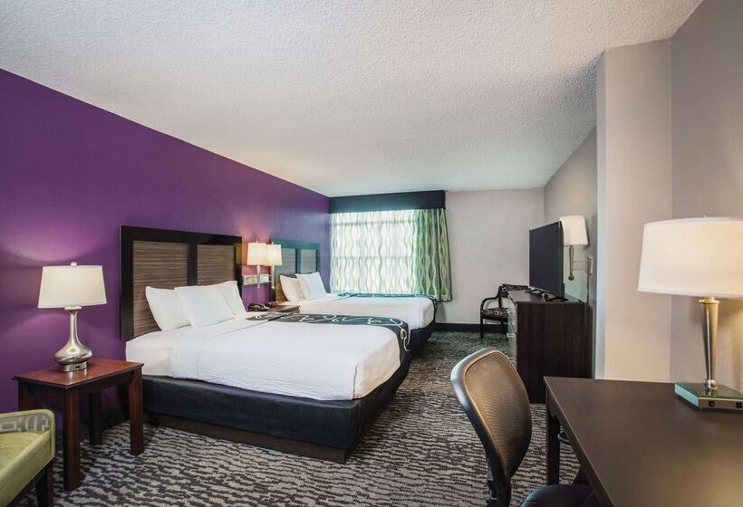 هتل La Quinta By Wyndham Clearwater South