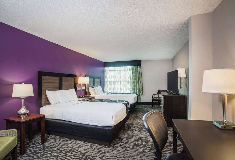 هتل La Quinta Inn & Suites By Wyndham Clearwater South