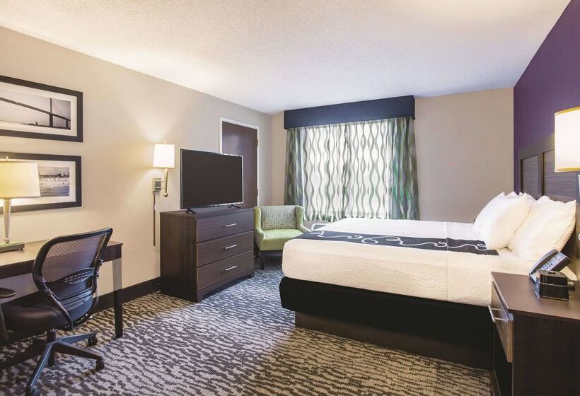 هتل La Quinta By Wyndham Clearwater South