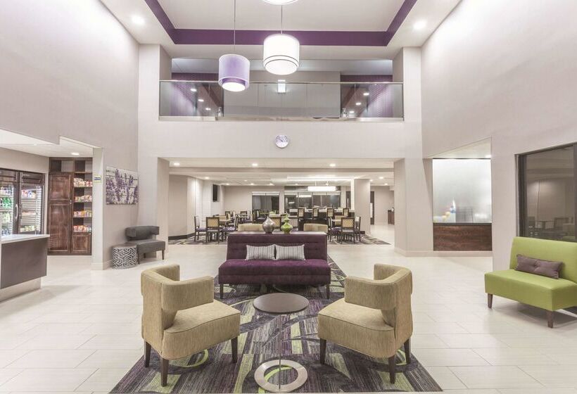 هتل La Quinta By Wyndham Columbus North
