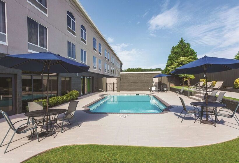هتل La Quinta By Wyndham Columbus North